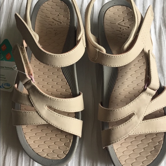 BRAND NEW YUU Sandals with tags - Picture 2 of 5